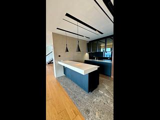 Mid Levels West - University Heights Tower 2 06