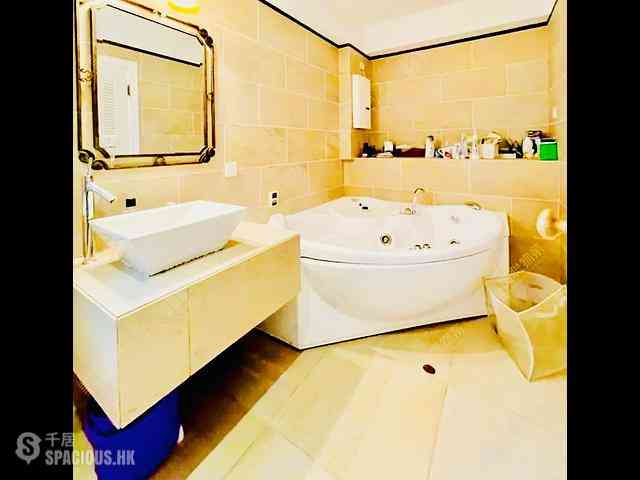 Kowloon Tong - Moonlight Court 12