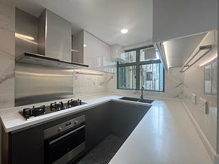 Mid Levels Central - Robinson Place Block 1 11
