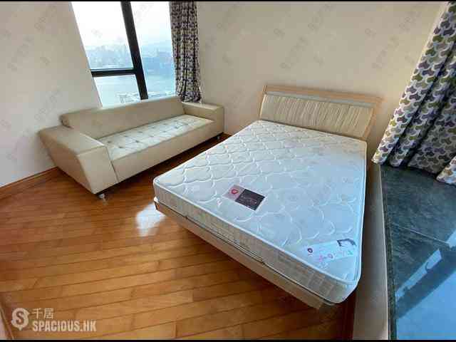 Fortress Hill - Le Sommet Block 1 08