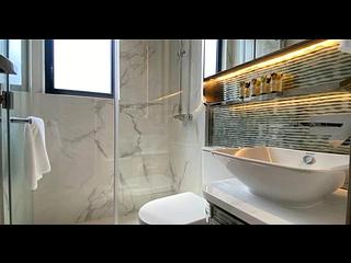 Sai Ying Pun - The Queens 04