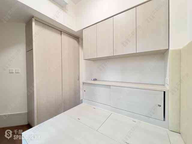 Wan Chai - 8, King Sing Street 09