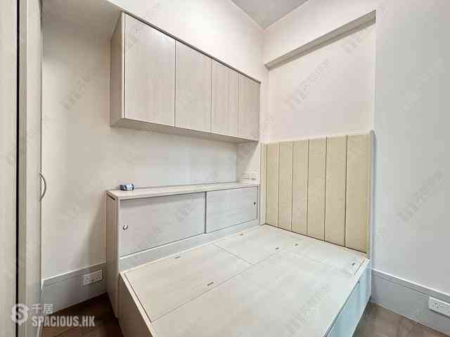 Wan Chai - 8, King Sing Street 10