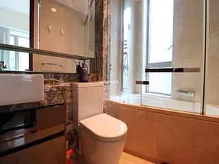 Wan Chai - The Avenue Phase 2 07