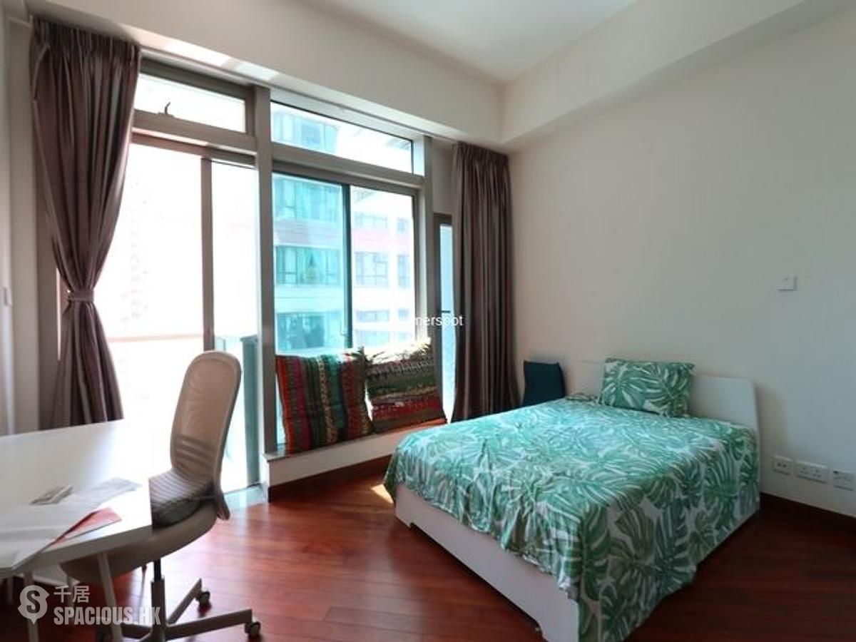 Wan Chai - The Avenue Phase 2 01