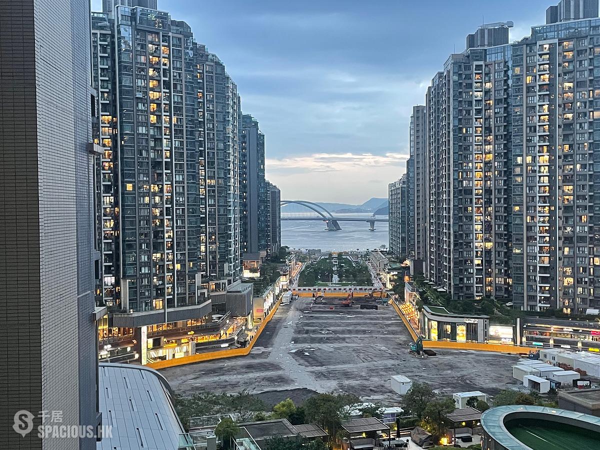 Tseung Kwan O - The Wings 01