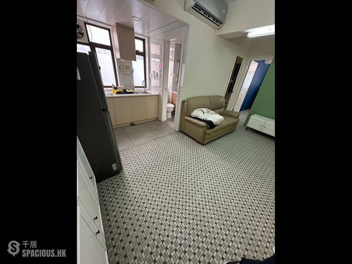 Sai Ying Pun - Wing Fong Mansion 01
