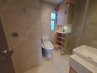 Mid Levels East - Bowen Place 07