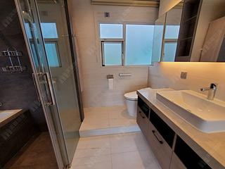 Mid Levels East - Bowen Place 10