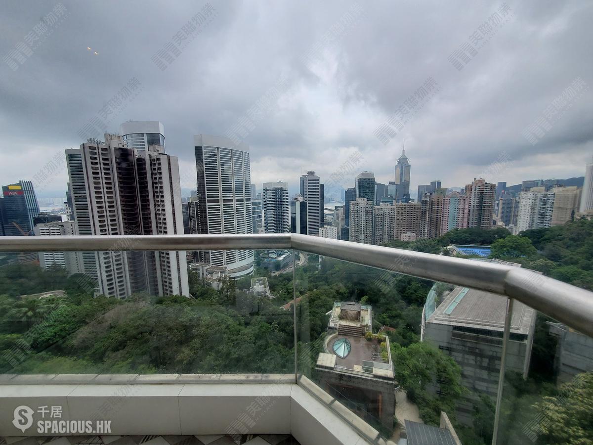 Mid Levels East - Bowen Place 01