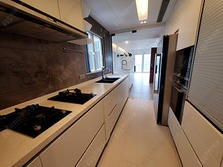 Mid Levels East - Bowen Place 03