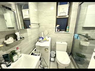 Wan Chai - The Zenith Phase 1 Block 3 10