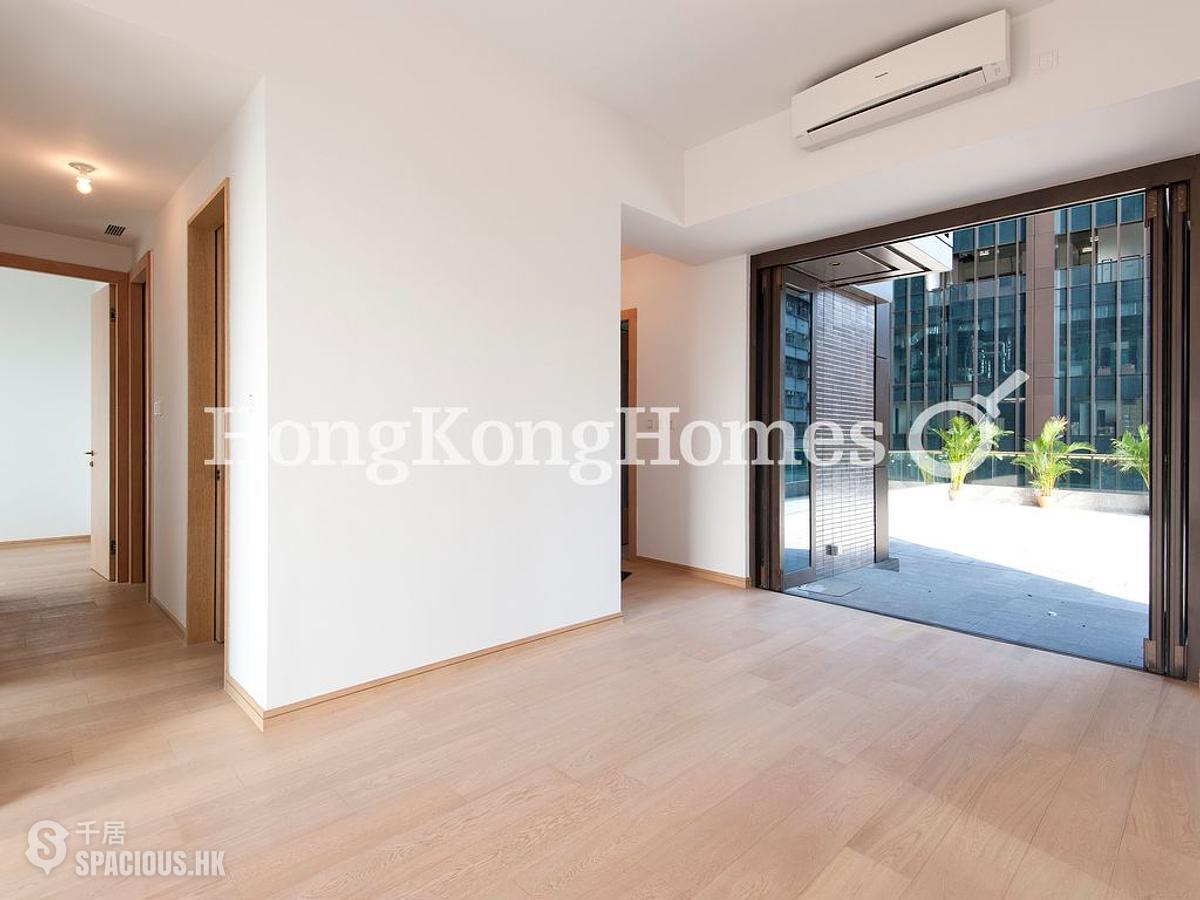 Wan Chai - The Gloucester 01