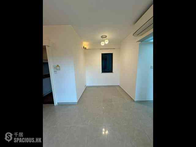 Tseung Kwan O - The Metro City Phase 2 Block 8 04