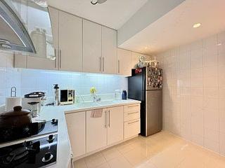 Mid Levels Central - Wing Hong Mansion 07