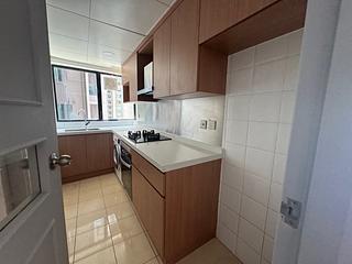 Mid Levels Central - 62B, Robinson Road 04