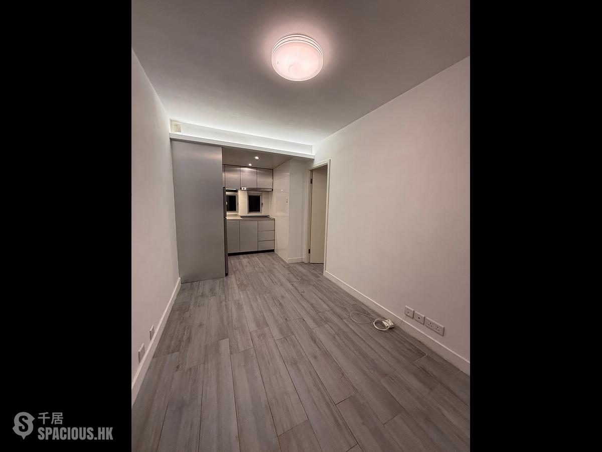 Soho - Winly Building 01