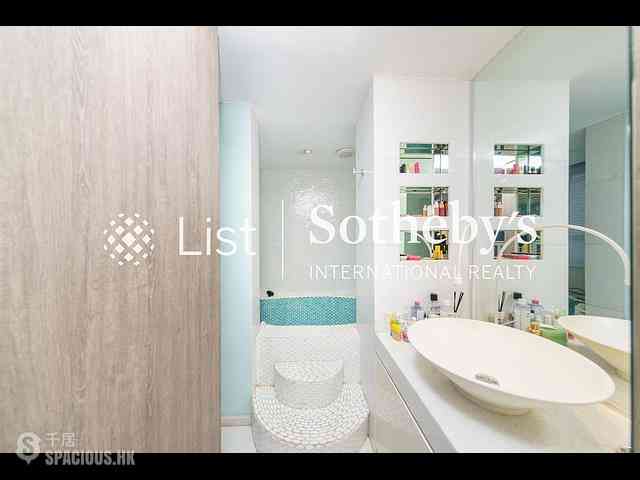 Pok Fu Lam - Aqua 33 11