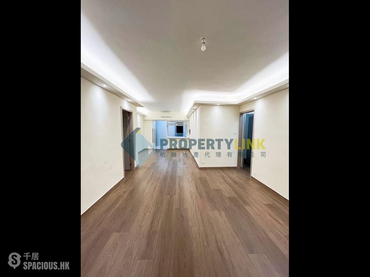Mid Levels Central - Elegant Terrace 01