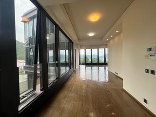 Chung Hom Kok - City Icon Block 1 08