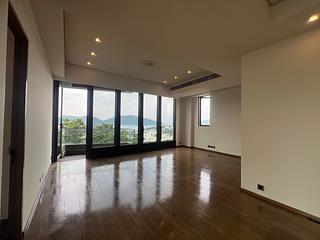 Chung Hom Kok - City Icon Block 1 02
