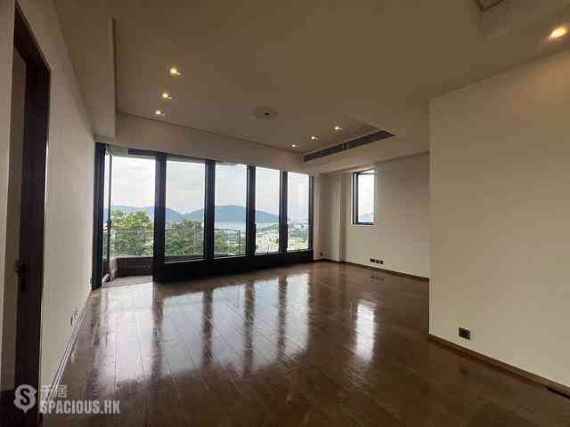 Chung Hom Kok - City Icon Block 1 02