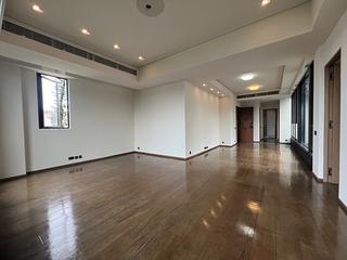 Chung Hom Kok - City Icon Block 1 03