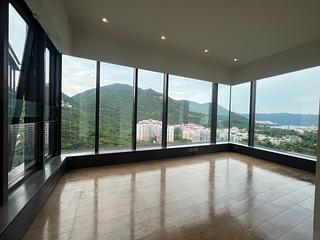 Chung Hom Kok - City Icon Block 1 05