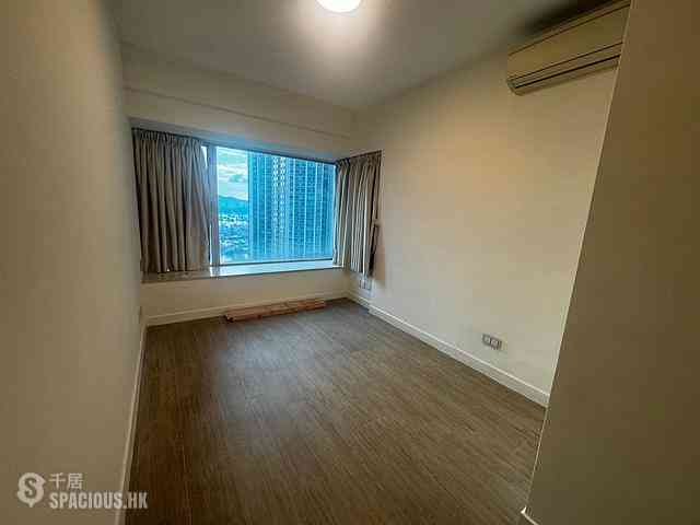 West Kowloon - The Waterfront Phase 2 Block 7 11