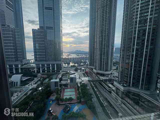 West Kowloon - The Waterfront Phase 2 Block 7 16