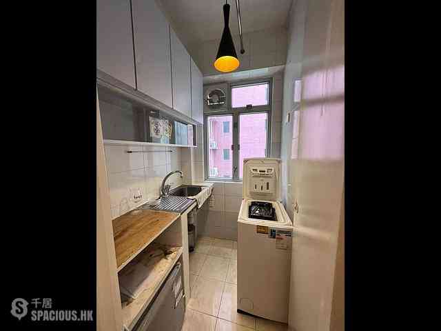 Sai Ying Pun - Kam Lun Mansion 04