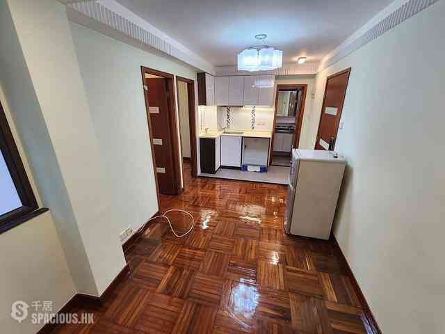 Sai Ying Pun - Fook Moon Building 01