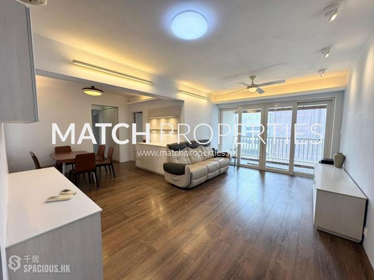 Mid Levels Central - Merry Court 01