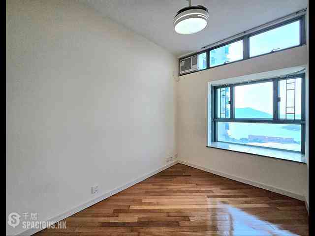Tung Chung - Tung Chung Crescent 09