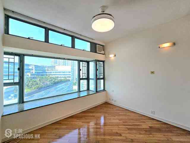 Tung Chung - Tung Chung Crescent 14