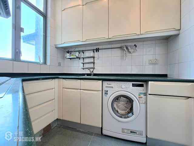Tung Chung - Tung Chung Crescent 06