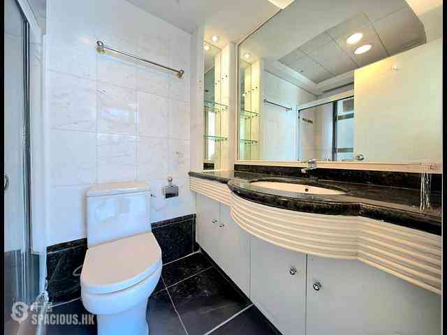 Tung Chung - Tung Chung Crescent 16