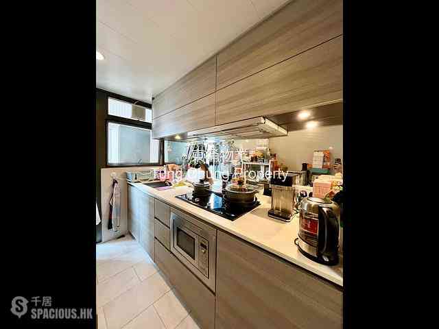 Tung Chung - The Visionary Tower 9 08