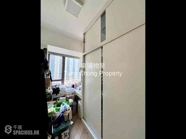Tung Chung - The Visionary Tower 9 07