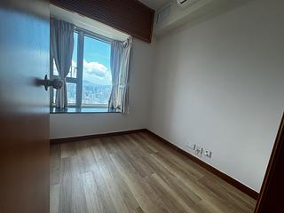 West Kowloon - Sorrento Phase 1 Block 6 06