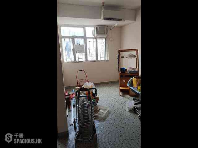 Sham Shui Po - Cheung Hong Building 04