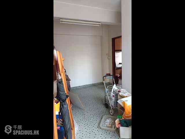 Sham Shui Po - Cheung Hong Building 06