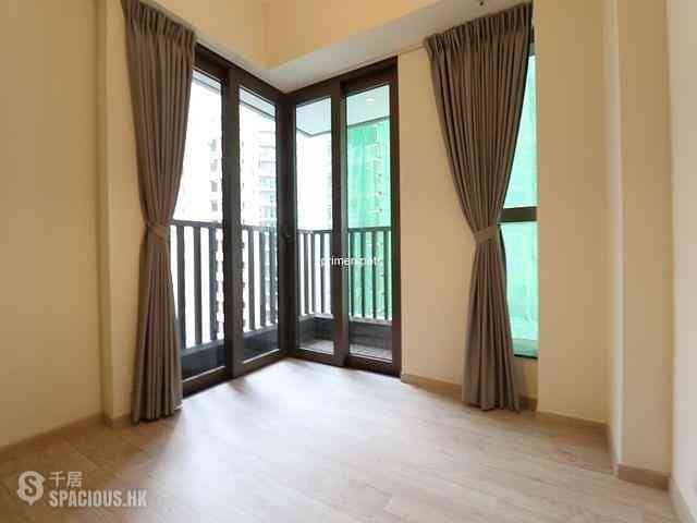Mid Levels Central - 10, Mosque Street 03