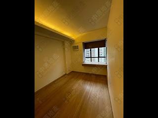 Mid Levels Central - Elegant Terrace Block 2 05
