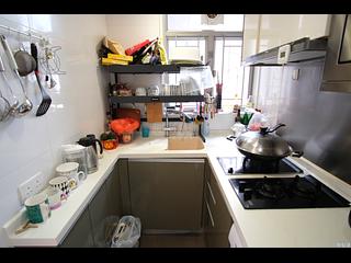 Sai Ying Pun - Island Crest Block 2 05