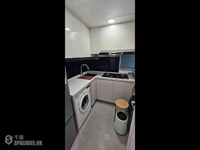 Tseung Kwan O - The Metro City Phase 1 Block 3 03