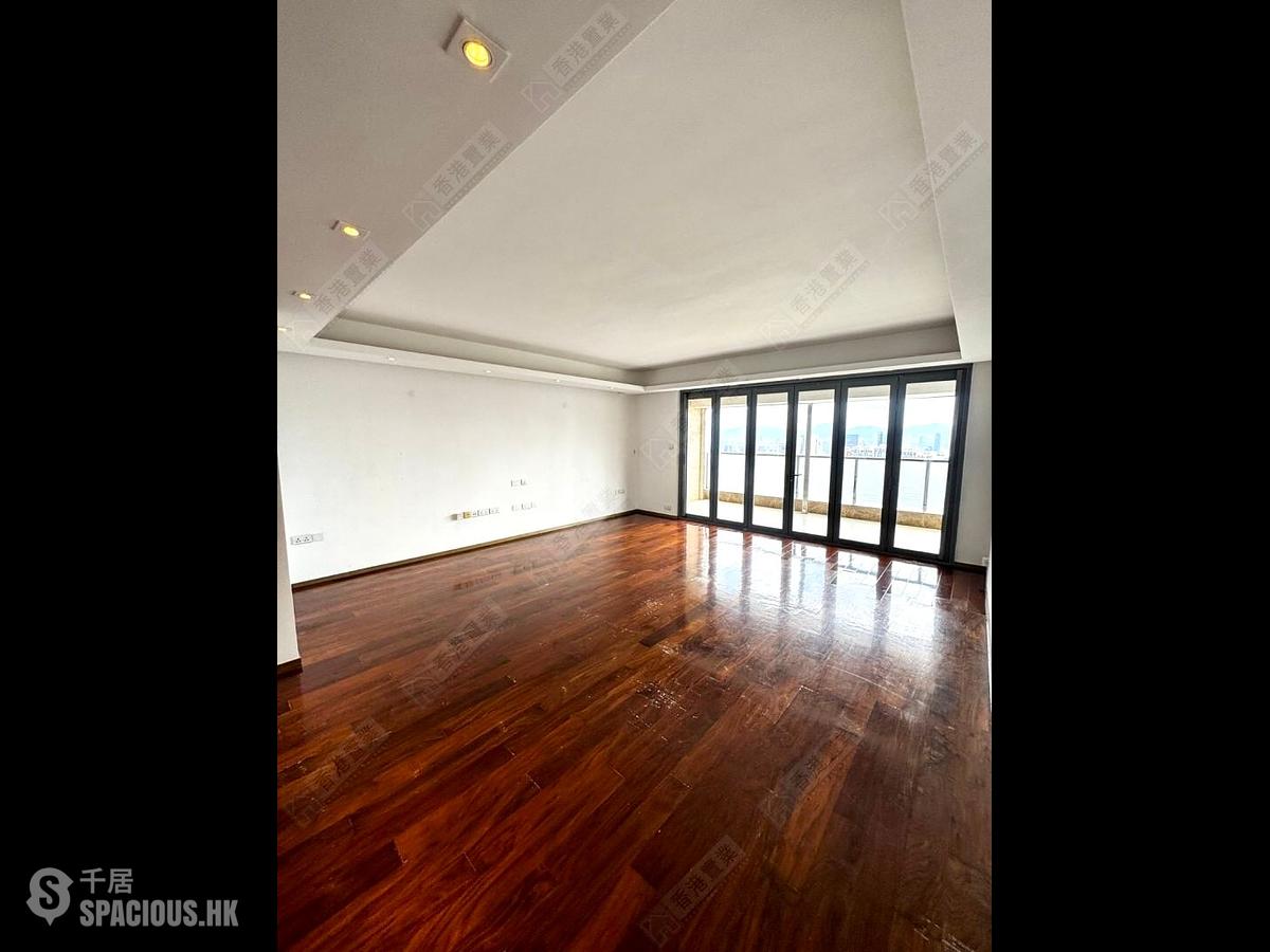 Stubbs Road - Evergreen Villa 01