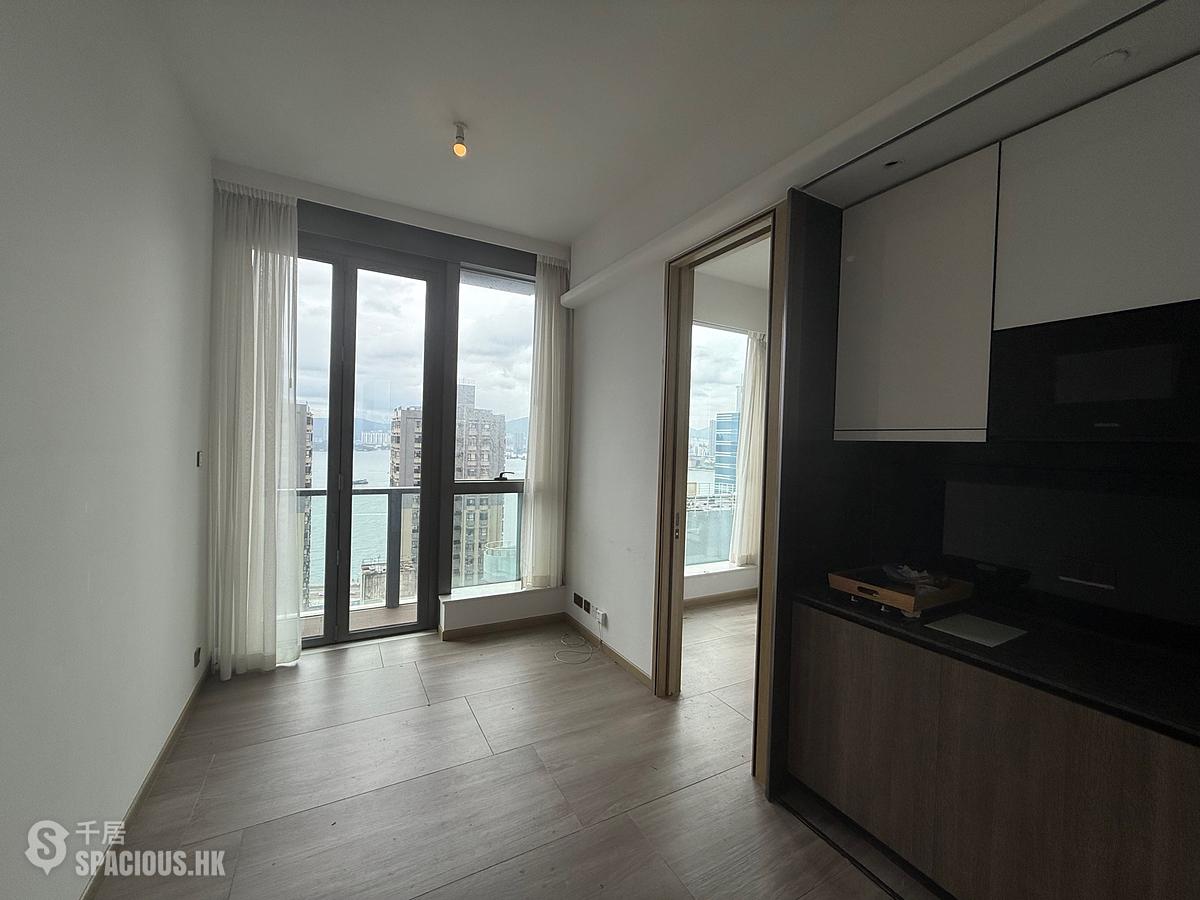 Sai Ying Pun - Two・Artlane 01