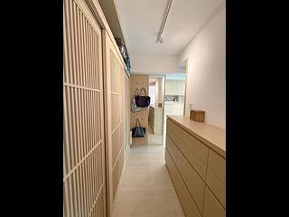 Sheung Wan - Queen's Terrace 06