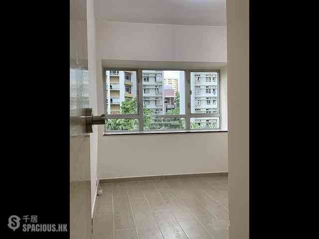 Ap Lei Chau - South Horizons Phase 3 09